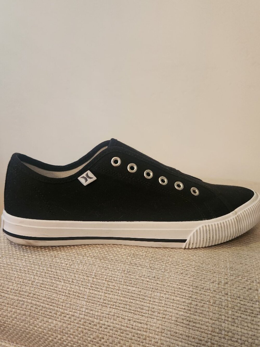 Hurley Chloe Slip-On Canvas Shoes, Women's Size 8